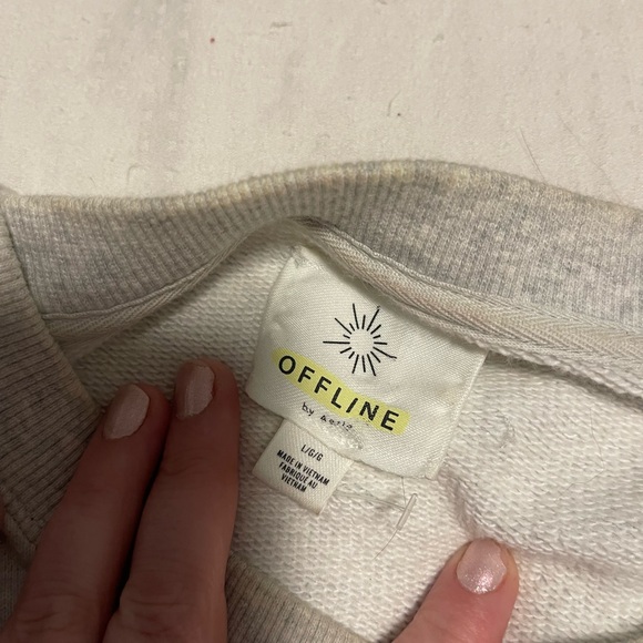 Aerie grey sweater with flower - Picture 2 of 2